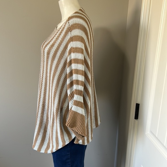 Anthropologie Wooden Ships Boatneck Open Knit Batwing Tan Light Blue Sweater M/L - Picture 6 of 13